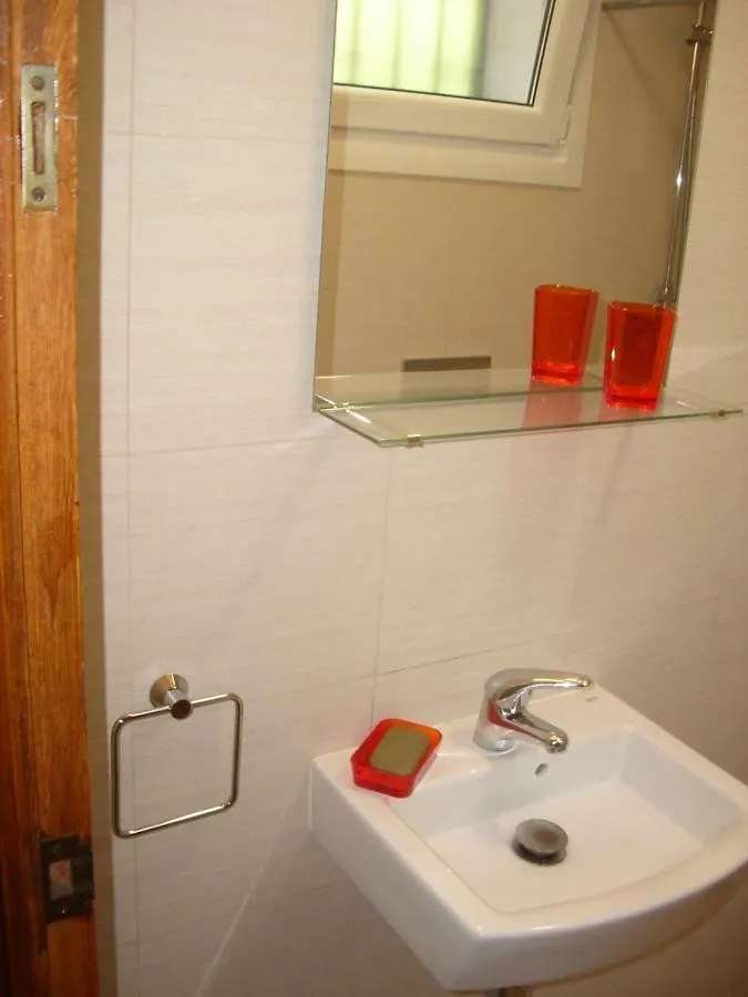 Habitacion En Tamariu Homestay